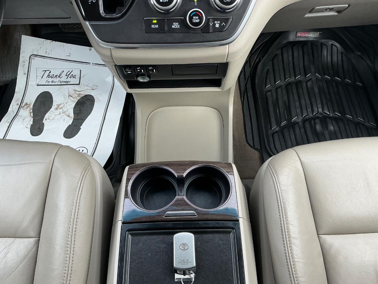 Toyota Sienna XLE FWD 8-Passenger V6 2015