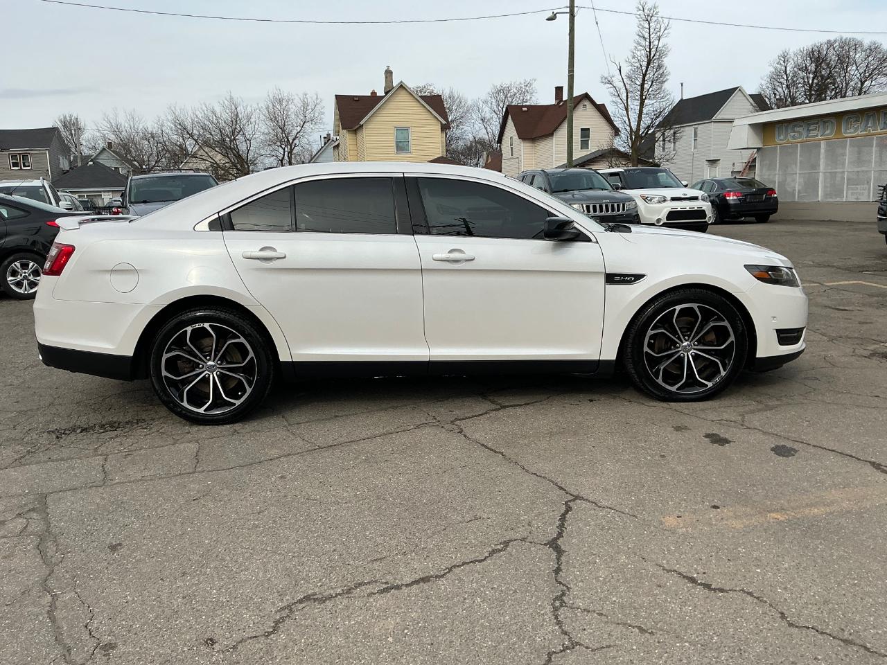 Ford Taurus SHO AWD 2013