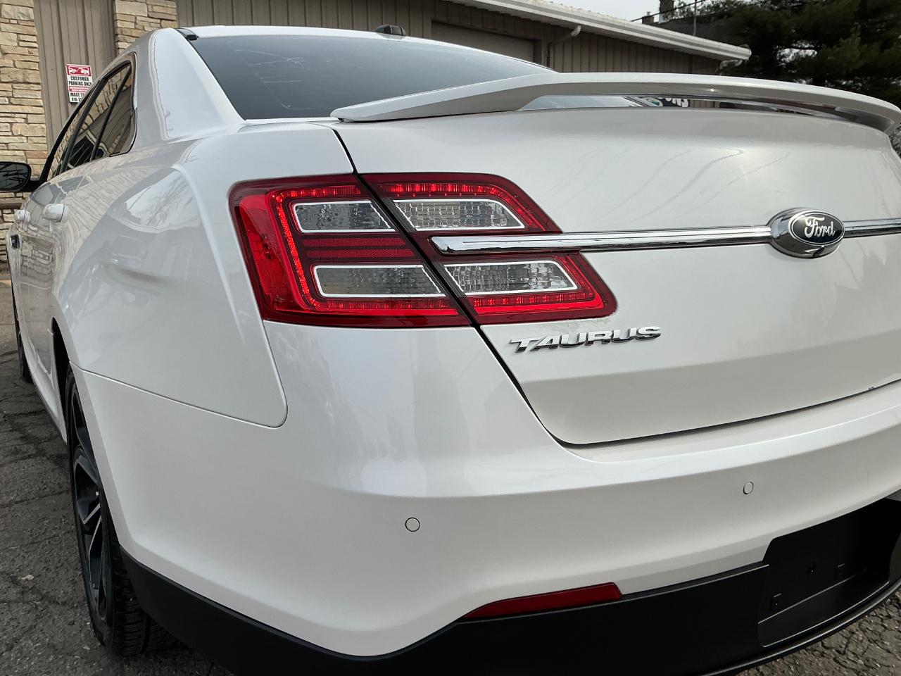 Ford Taurus SHO AWD 2013