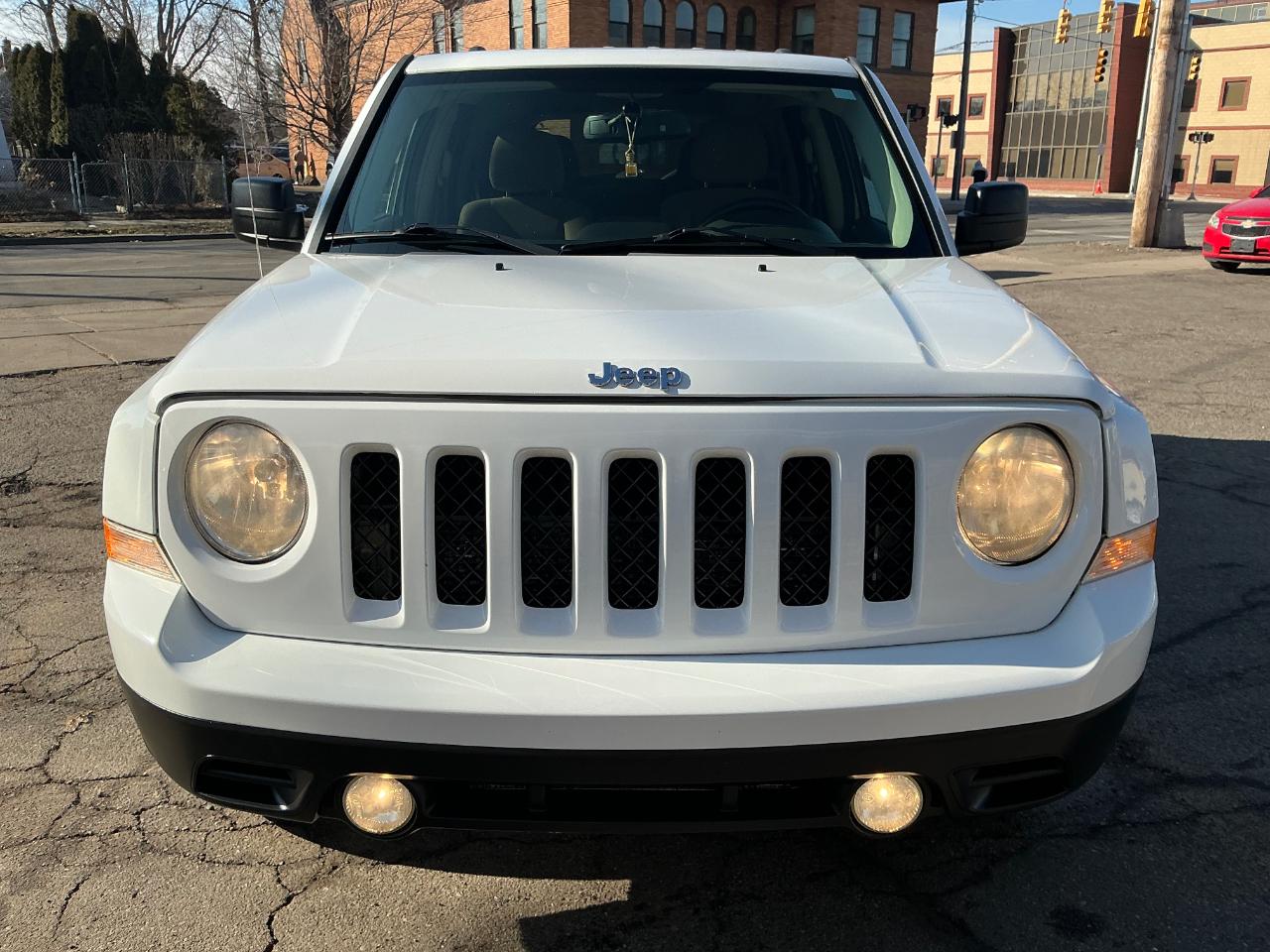 Jeep Patriot Latitude 2WD 2012