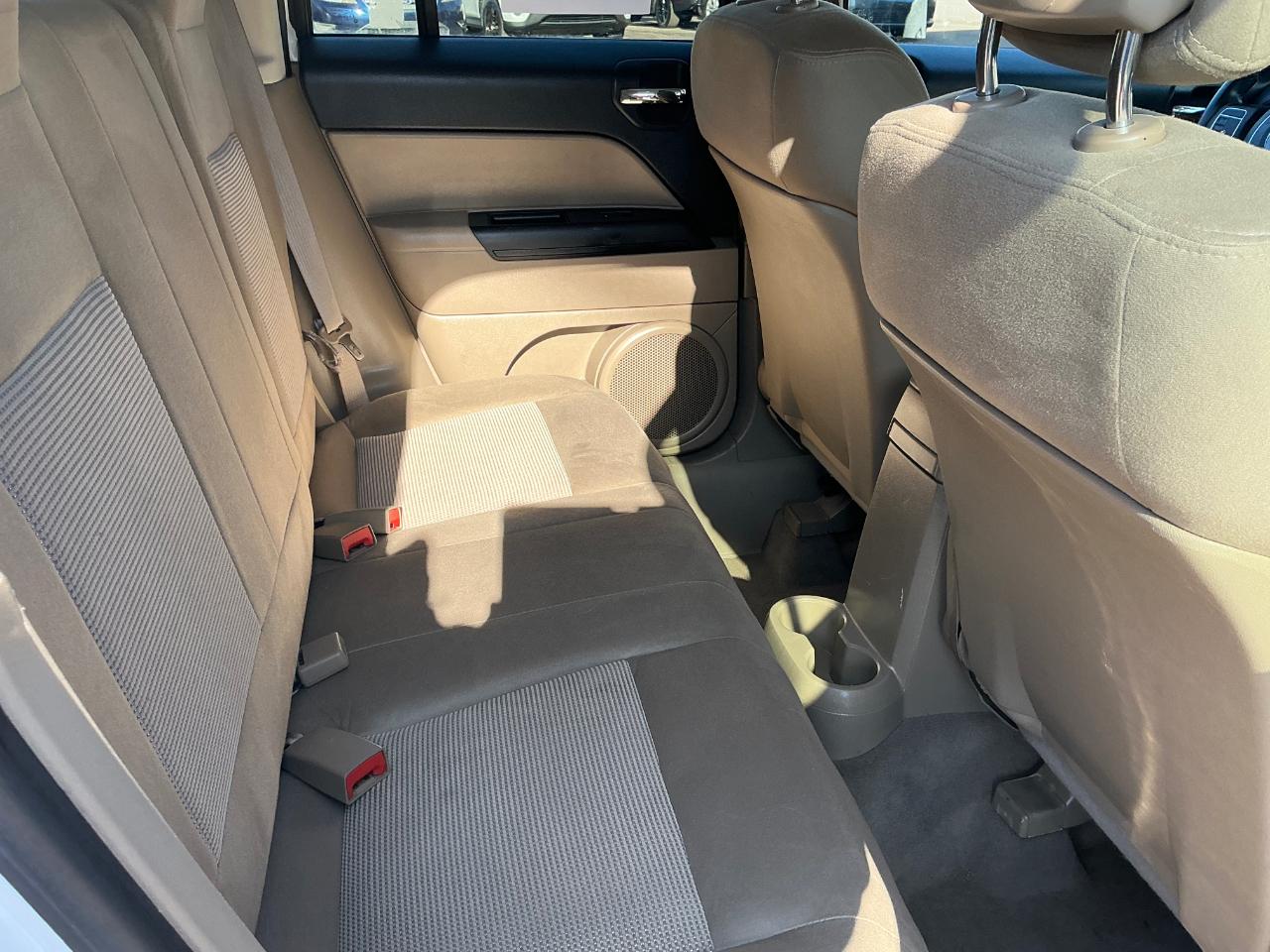 Jeep Patriot Latitude 2WD 2012