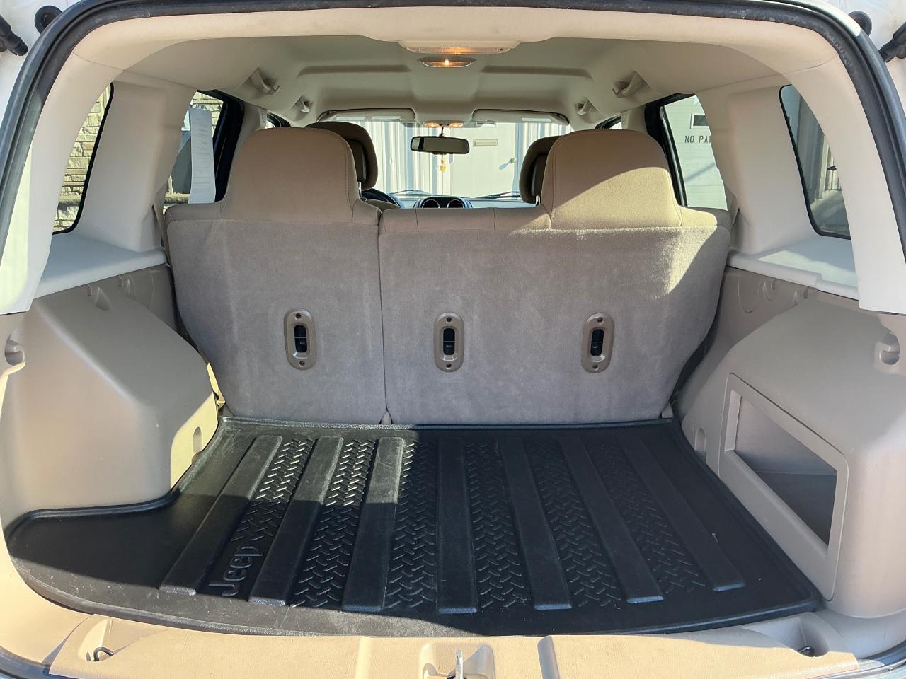 Jeep Patriot Latitude 2WD 2012