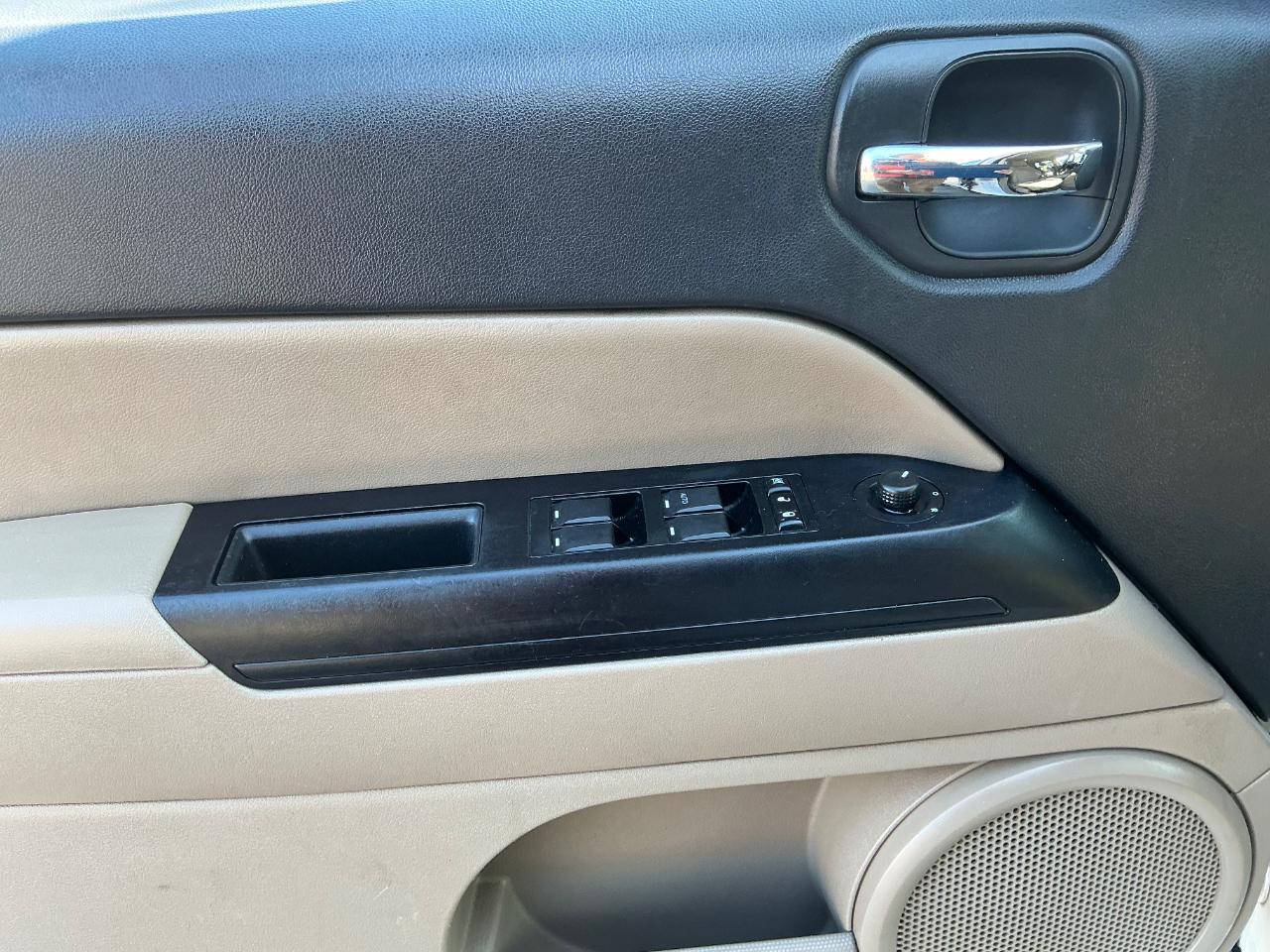 Jeep Patriot Latitude 2WD 2012