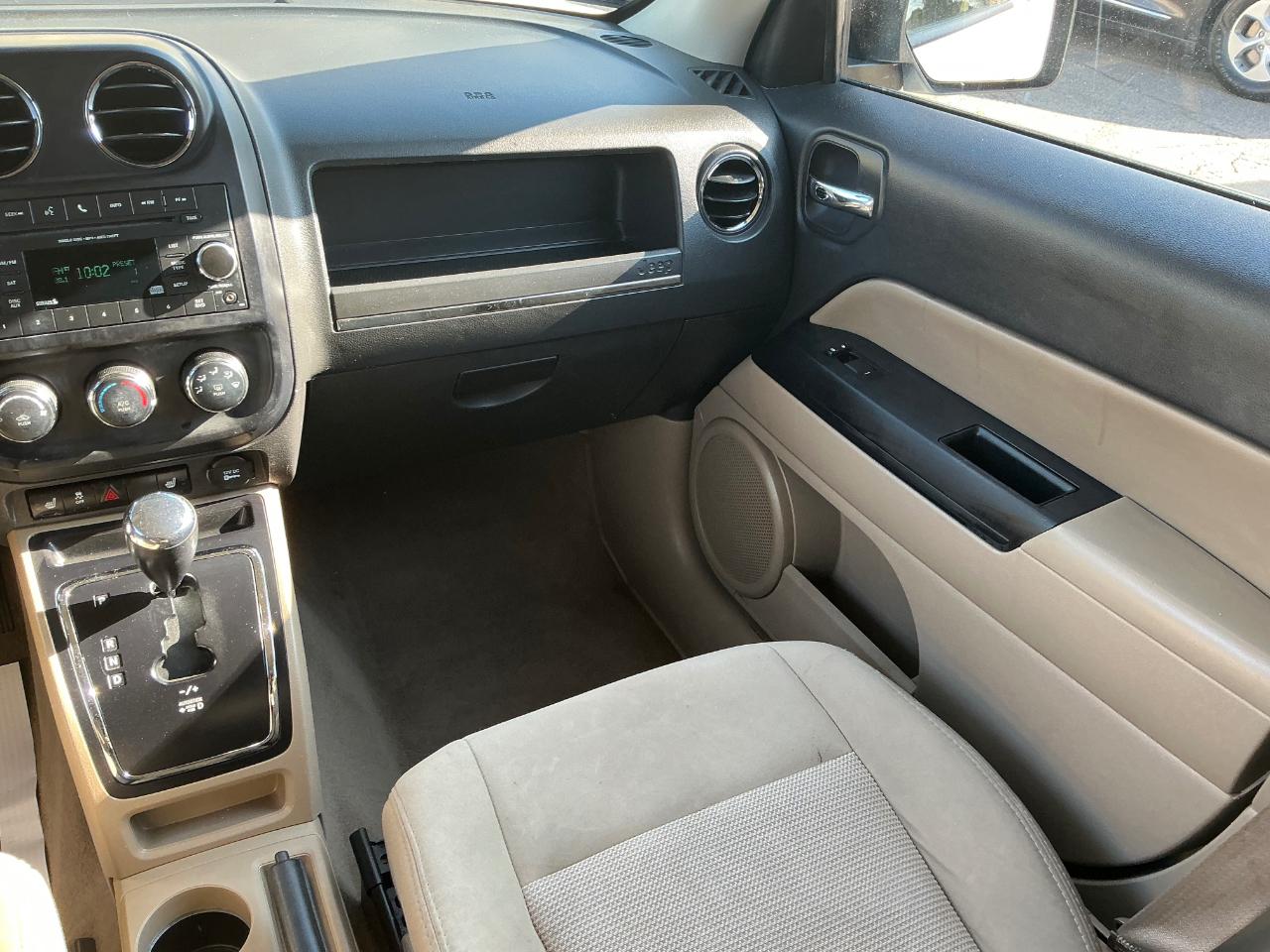 Jeep Patriot Latitude 2WD 2012