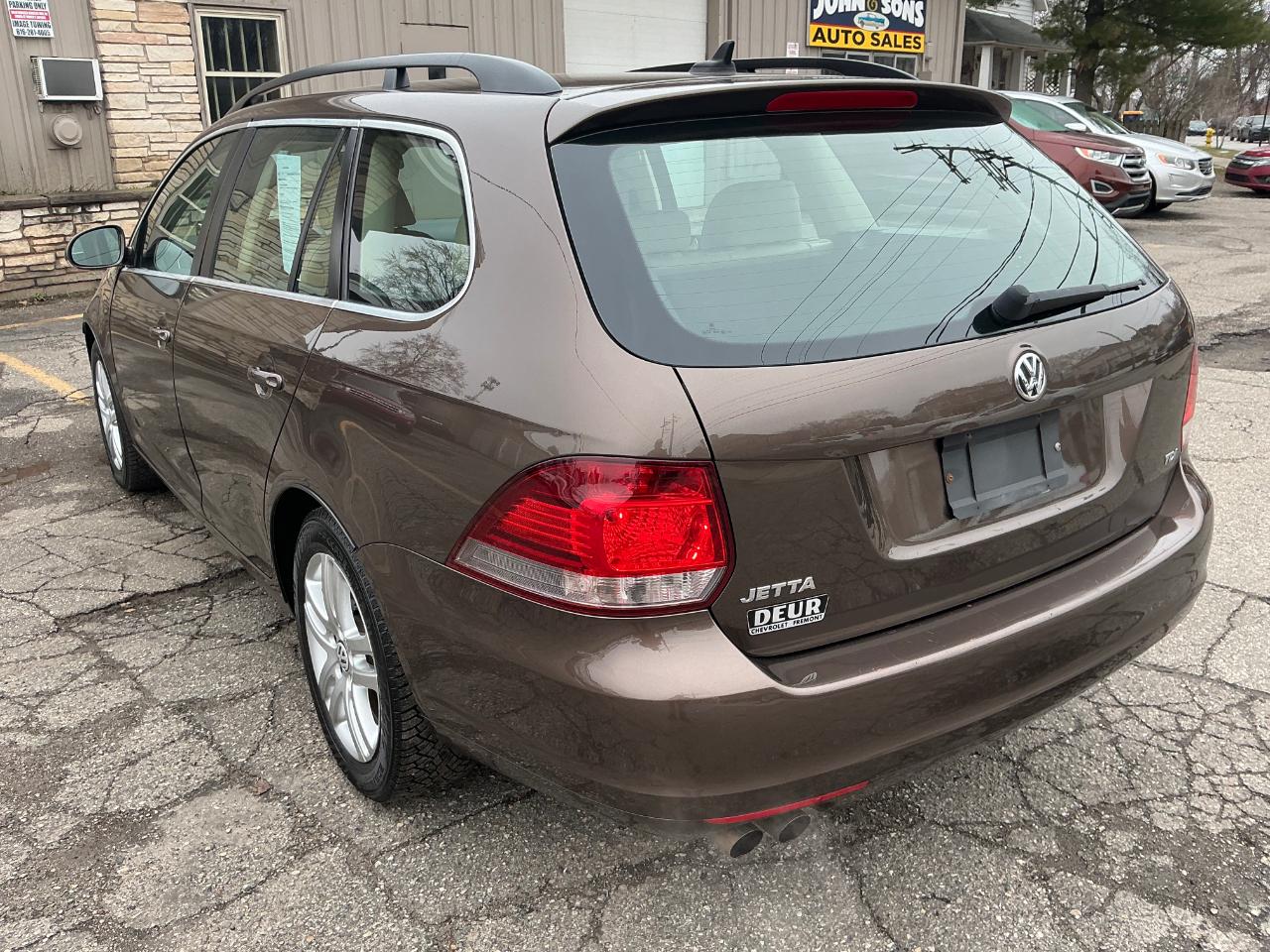 Volkswagen Jetta SportWagen 2.0L TDI 2011