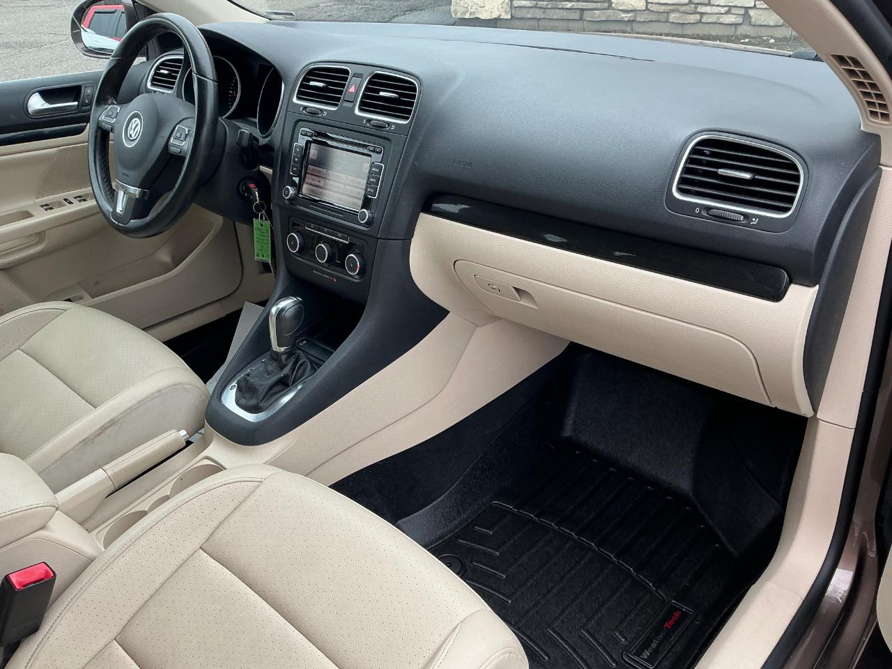 Volkswagen Jetta SportWagen 2.0L TDI 2011