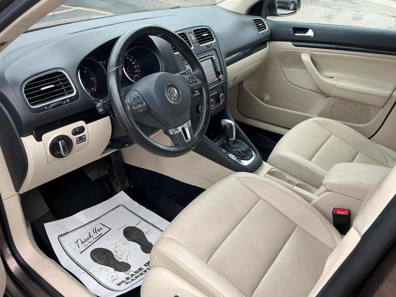 Volkswagen Jetta SportWagen 2.0L TDI 2011