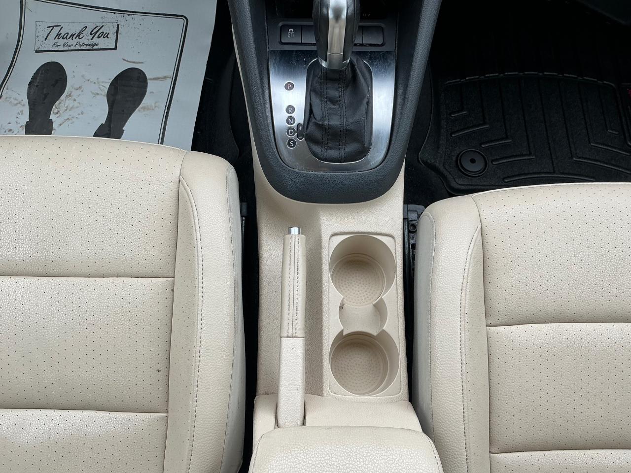 Volkswagen Jetta SportWagen 2.0L TDI 2011