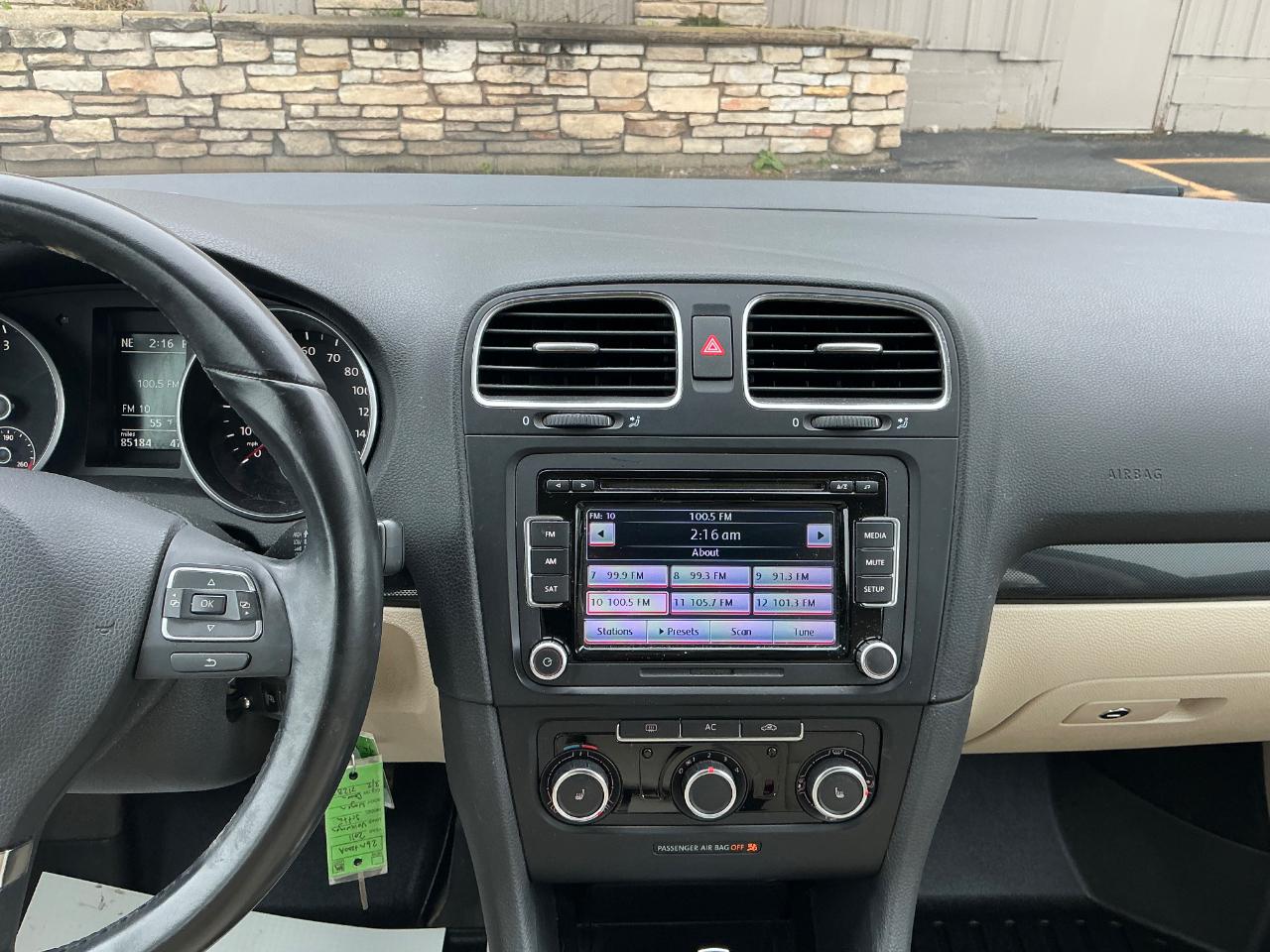 Volkswagen Jetta SportWagen 2.0L TDI 2011