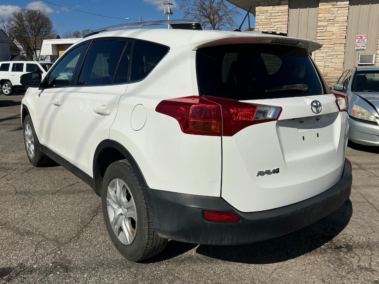 Toyota RAV4 LE FWD 2015