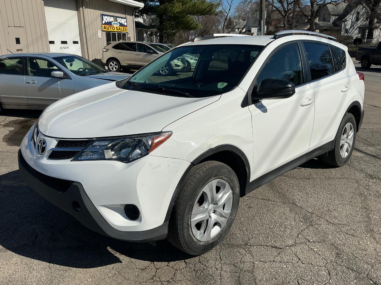 Toyota RAV4 LE FWD 2015