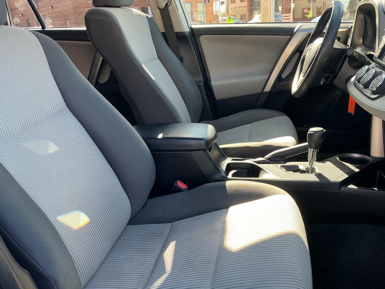 Toyota RAV4 LE FWD 2015