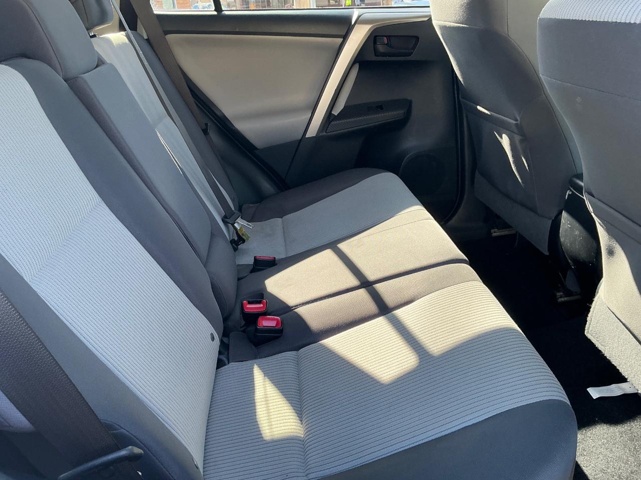 Toyota RAV4 LE FWD 2015