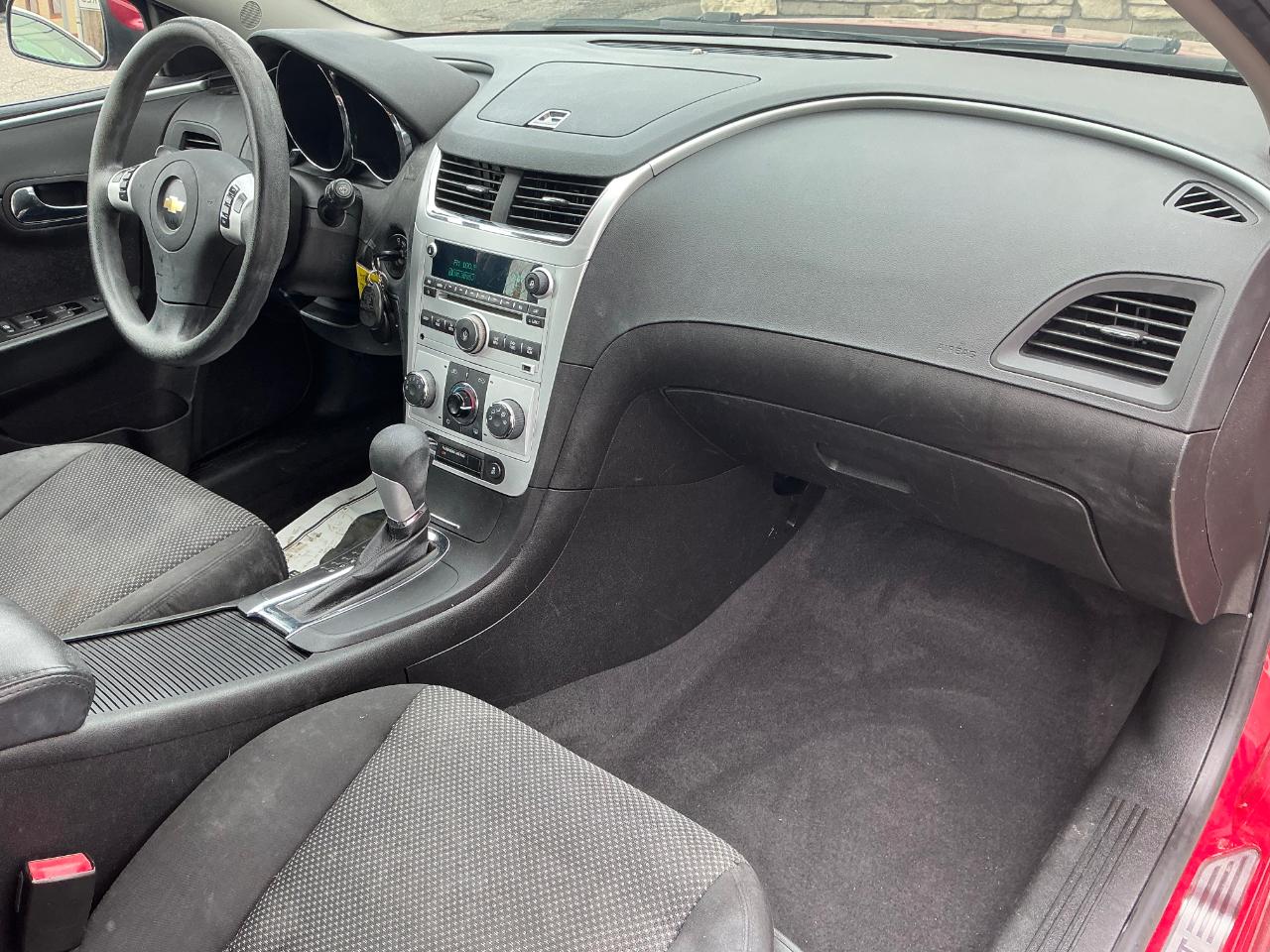 Chevrolet Malibu 1LT 2012