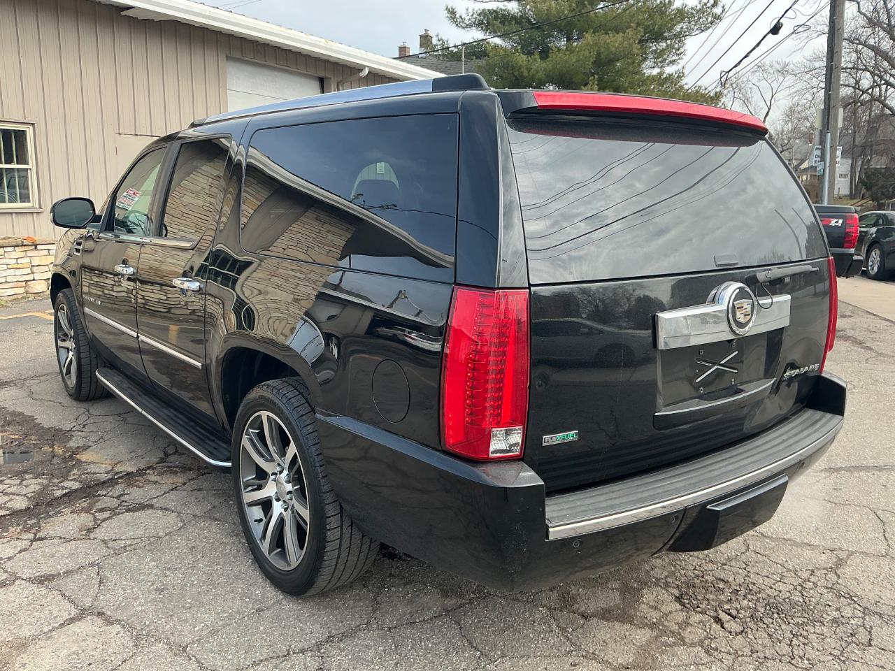 Cadillac Escalade ESV AWD Luxury 2010