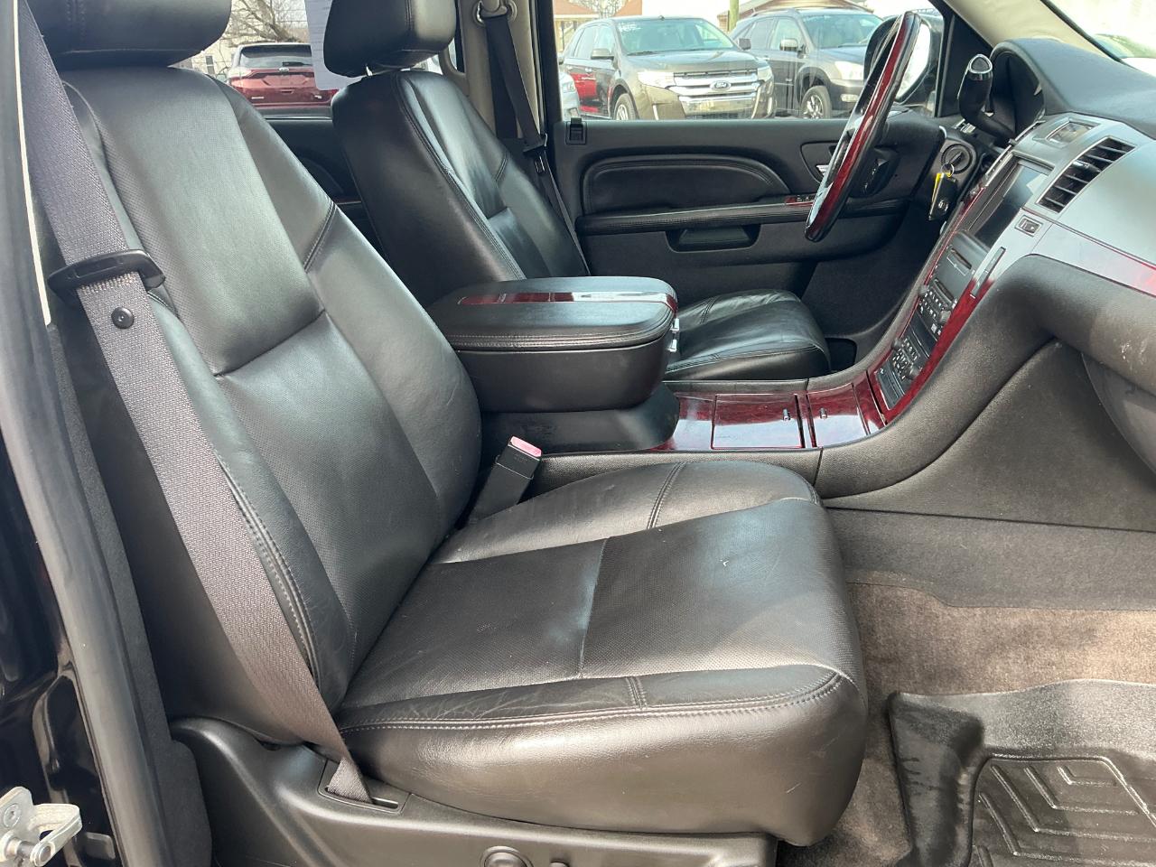 Cadillac Escalade ESV AWD Luxury 2010