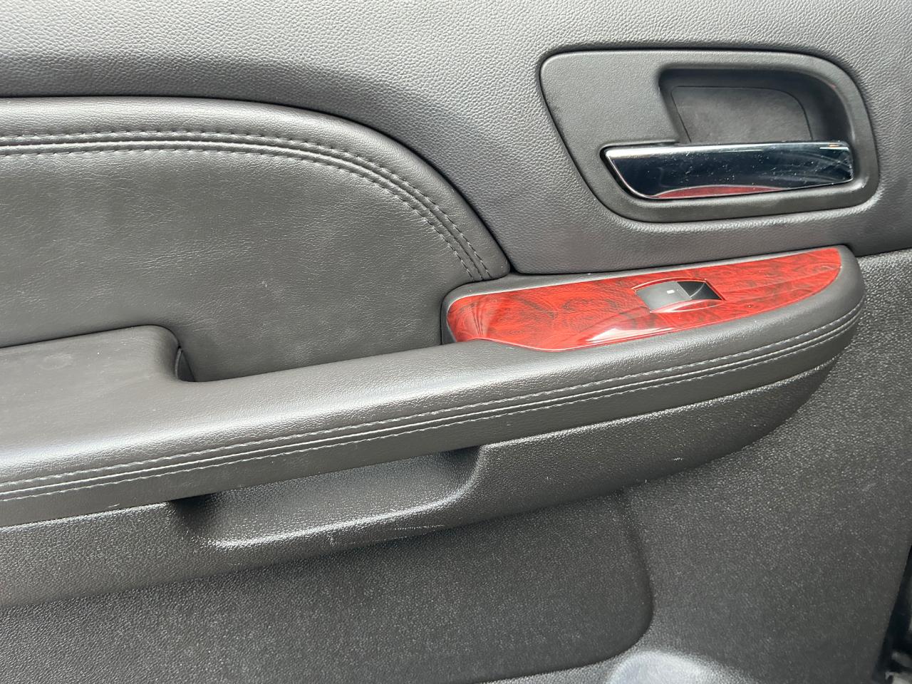 Cadillac Escalade ESV AWD Luxury 2010