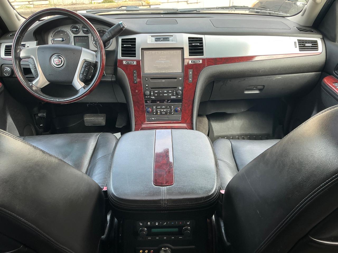 Cadillac Escalade ESV AWD Luxury 2010