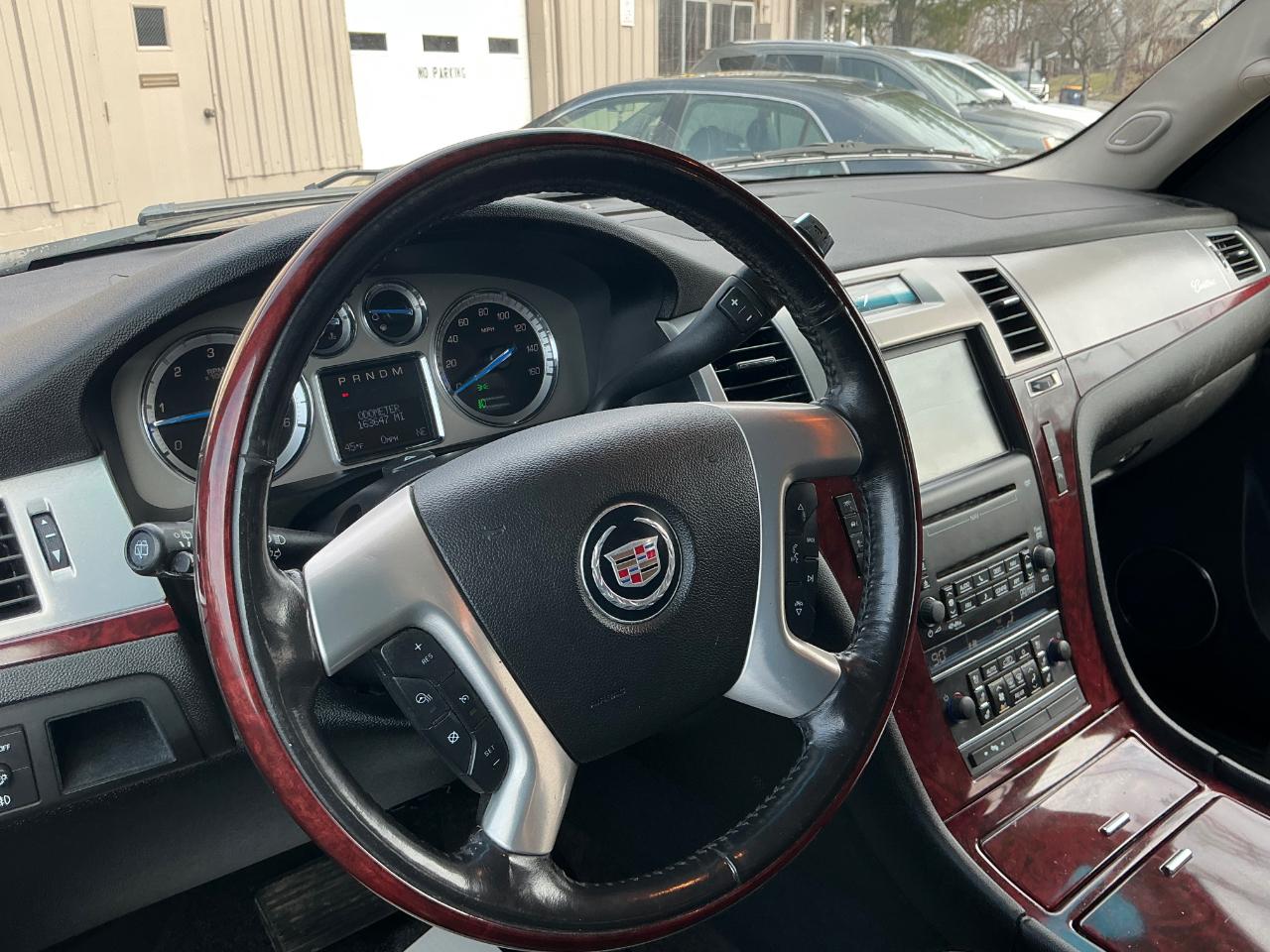 Cadillac Escalade ESV AWD Luxury 2010