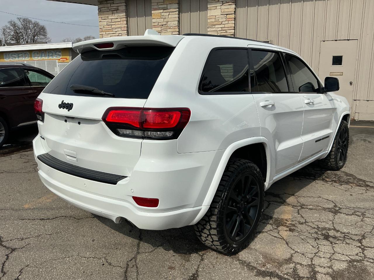 Jeep Grand Cherokee Laredo 4WD 2018