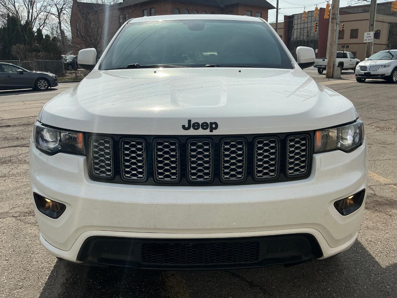 Jeep Grand Cherokee Laredo 4WD 2018