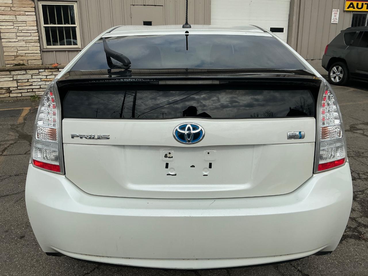 Toyota Prius Prius V 2010