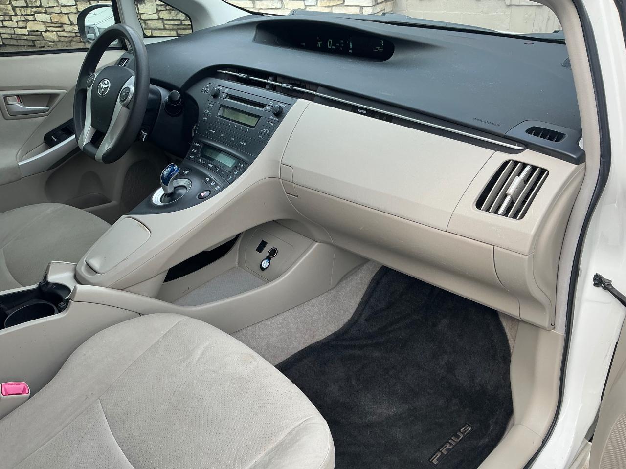 Toyota Prius Prius V 2010