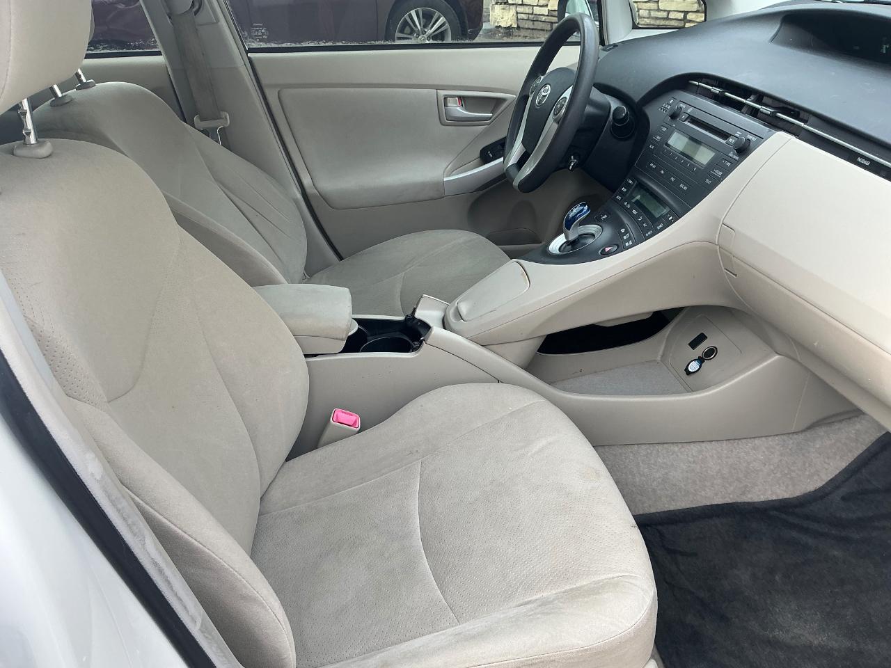 Toyota Prius Prius V 2010