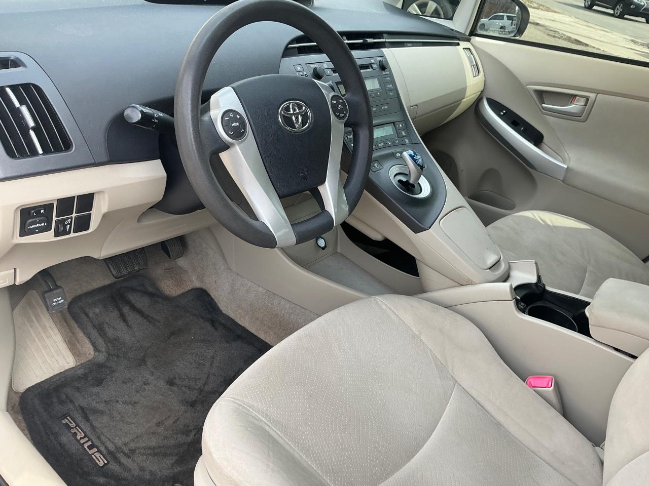 Toyota Prius Prius V 2010