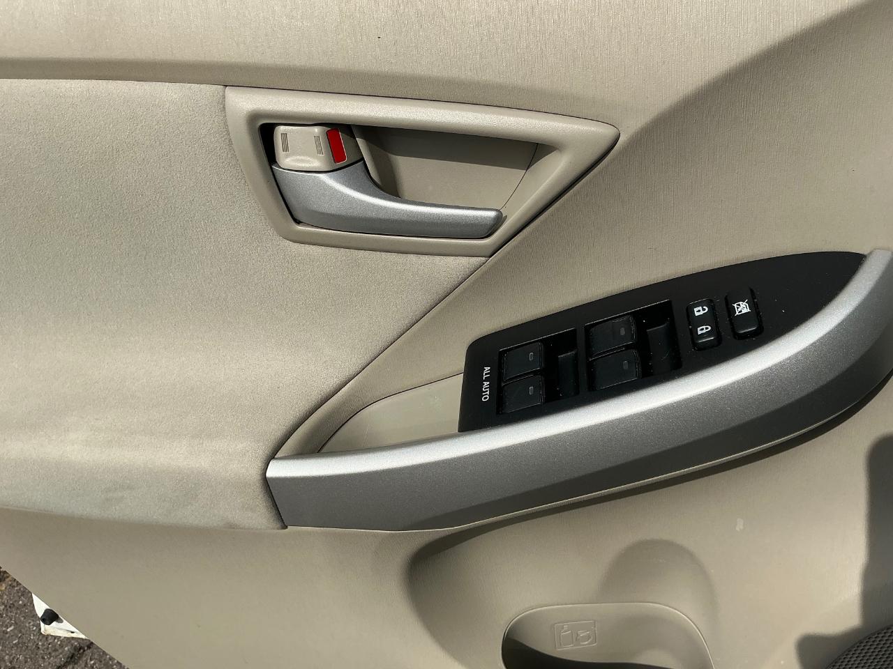 Toyota Prius Prius V 2010