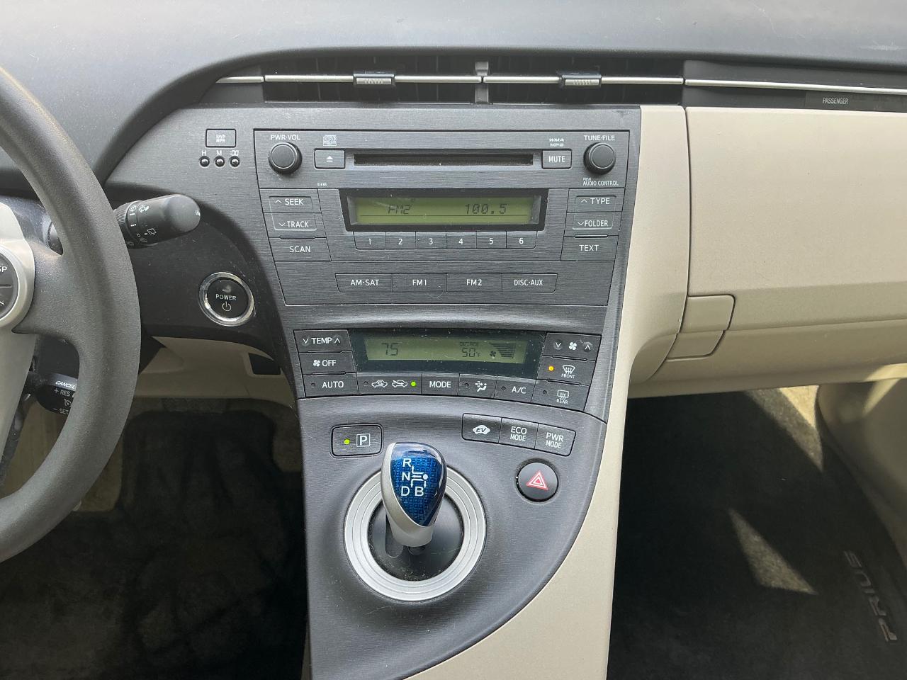 Toyota Prius Prius V 2010