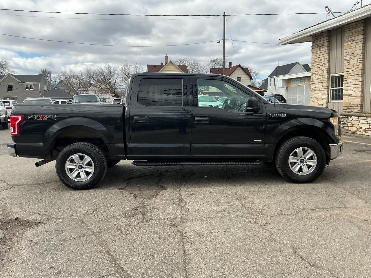 Ford F-150 XL SuperCrew 5.5-ft. Bed 4WD 2015