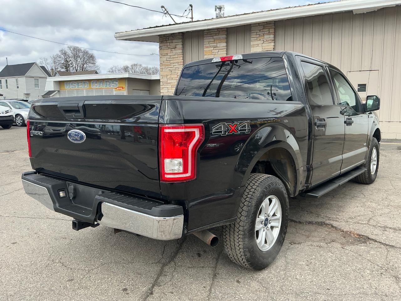 Ford F-150 XL SuperCrew 5.5-ft. Bed 4WD 2015