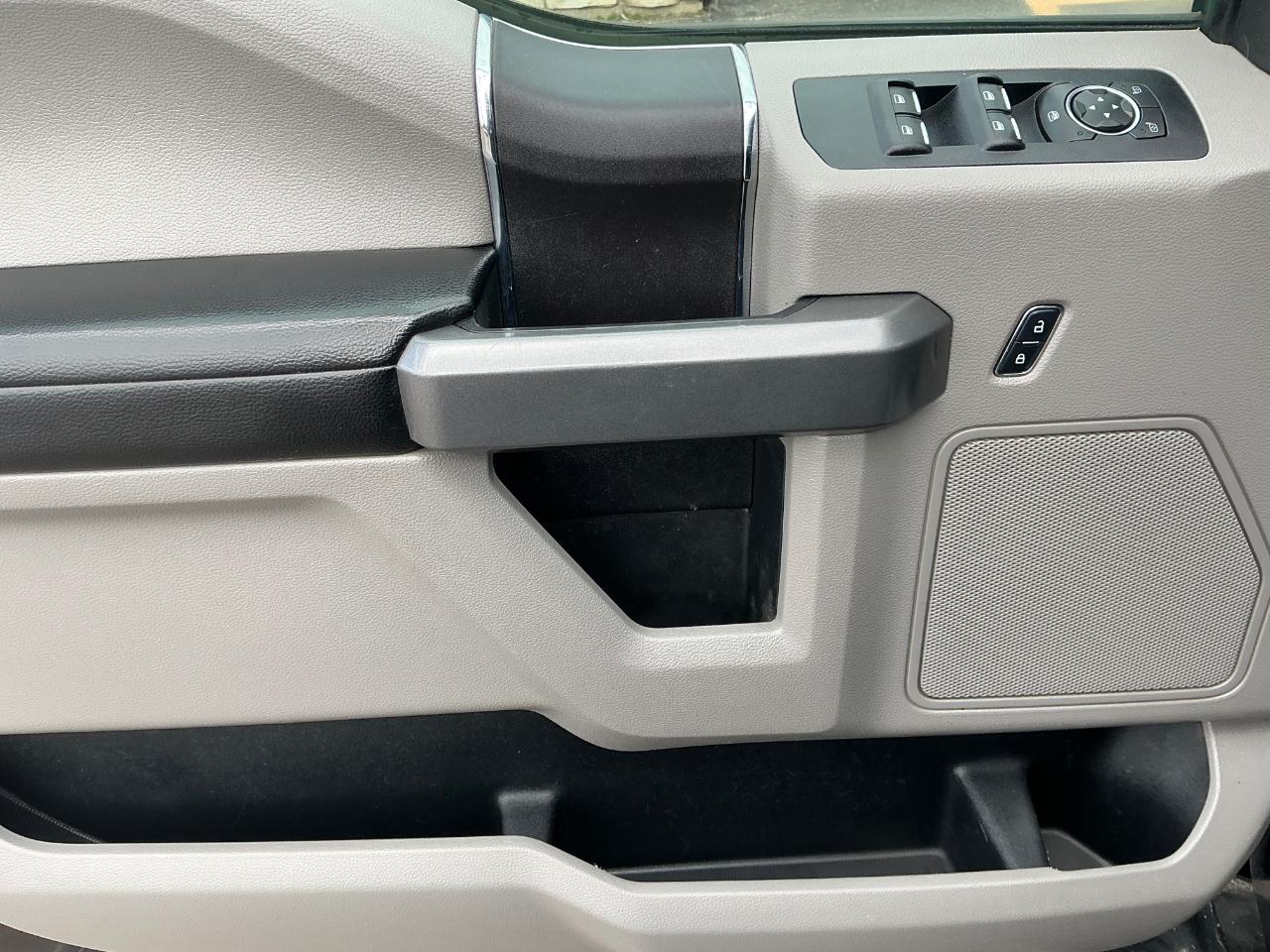 Ford F-150 XL SuperCrew 5.5-ft. Bed 4WD 2015