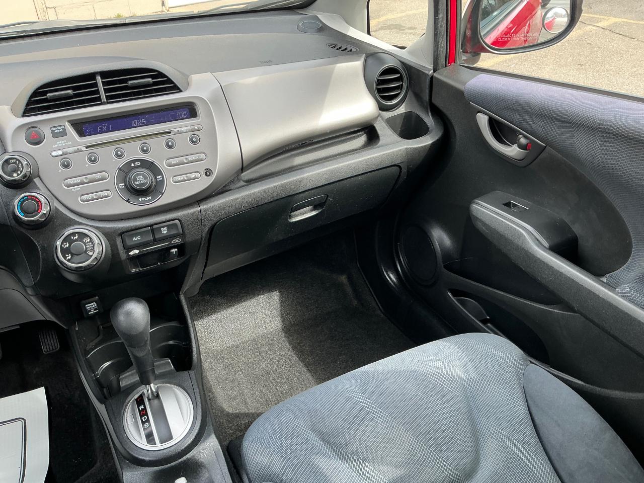 Honda Fit Sport 5-Speed AT 2011