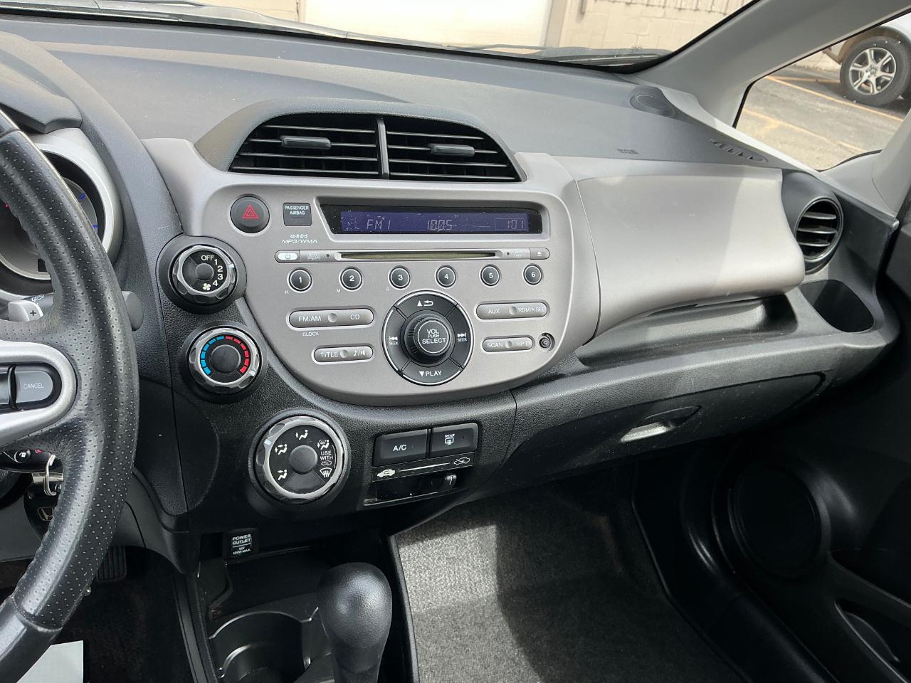 Honda Fit Sport 5-Speed AT 2011