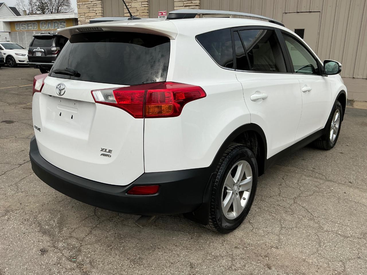 Toyota RAV4 XLE AWD 2013