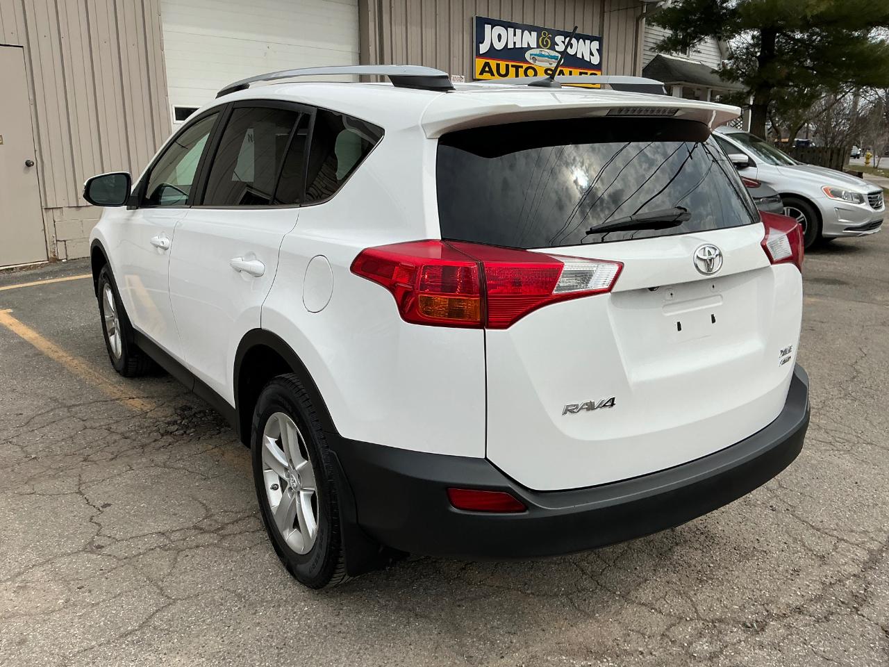 Toyota RAV4 XLE AWD 2013