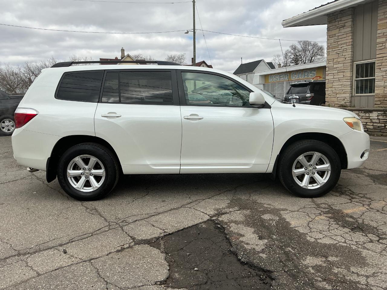 Toyota Highlander Base 2WD 2008