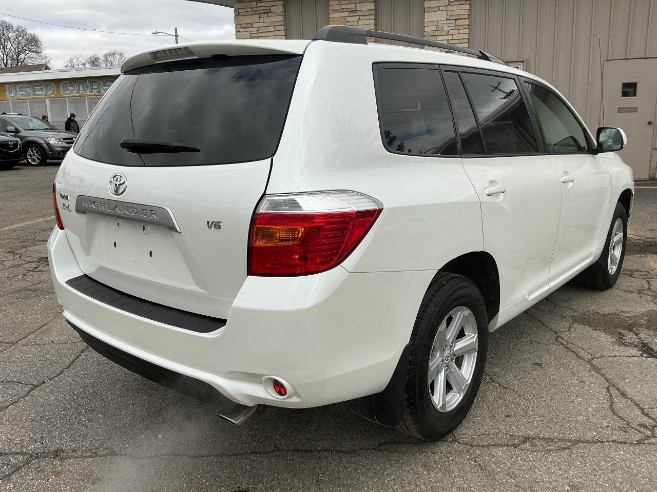 Toyota Highlander Base 2WD 2008