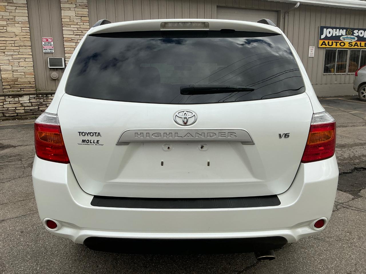 Toyota Highlander Base 2WD 2008