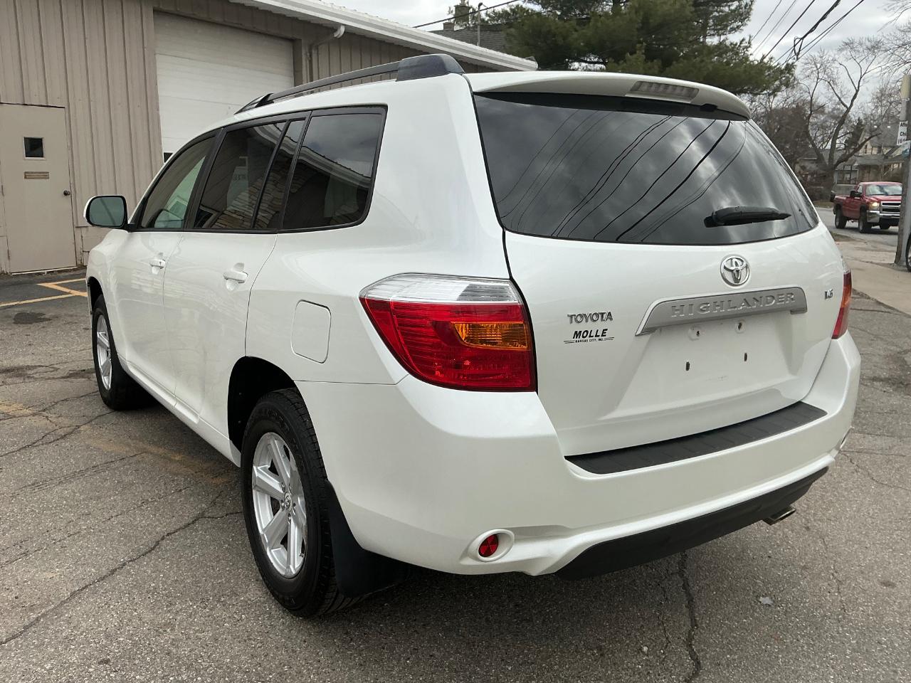 Toyota Highlander Base 2WD 2008