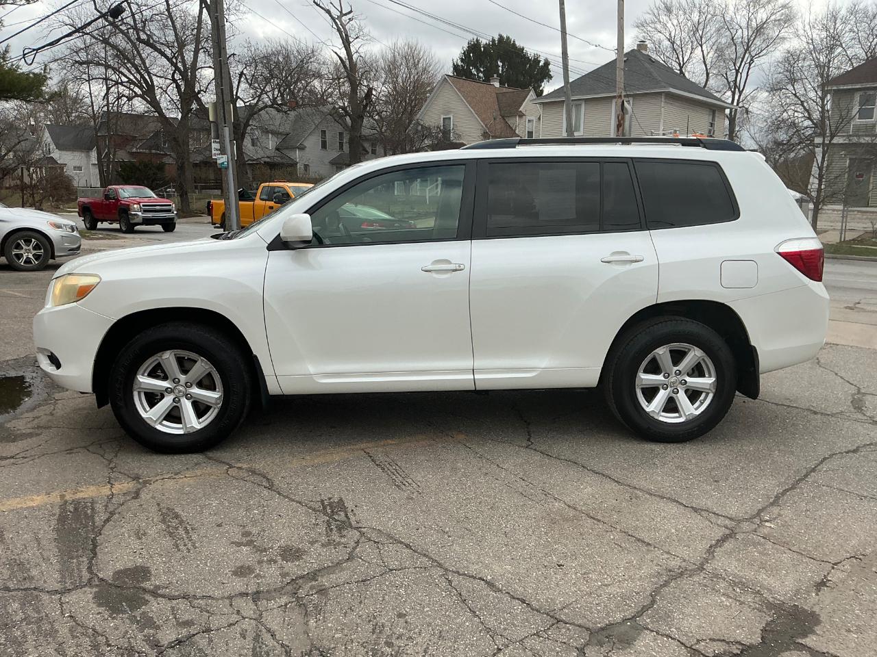 Toyota Highlander Base 2WD 2008