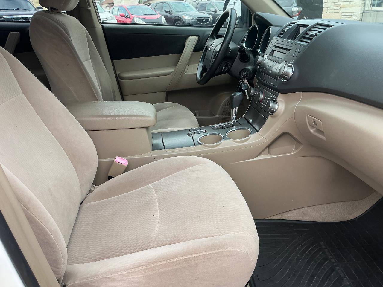 Toyota Highlander Base 2WD 2008