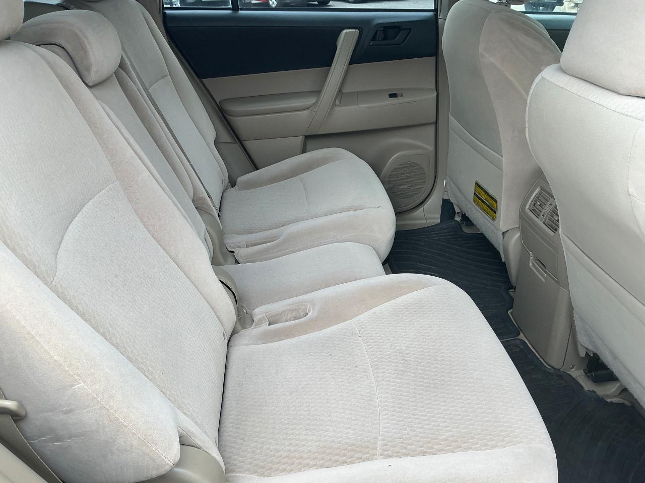 Toyota Highlander Base 2WD 2008