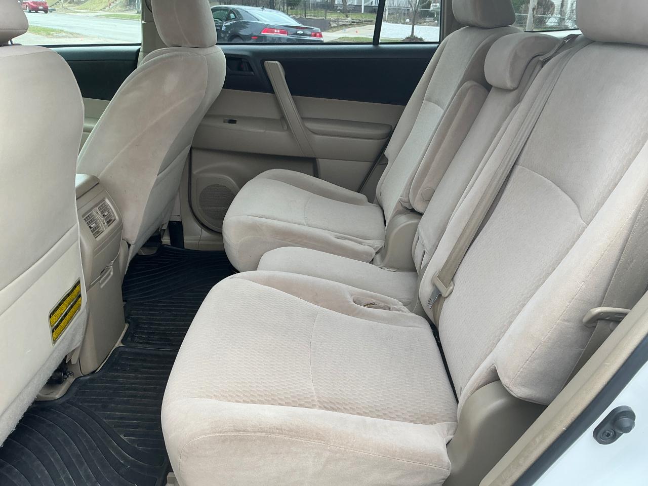 Toyota Highlander Base 2WD 2008