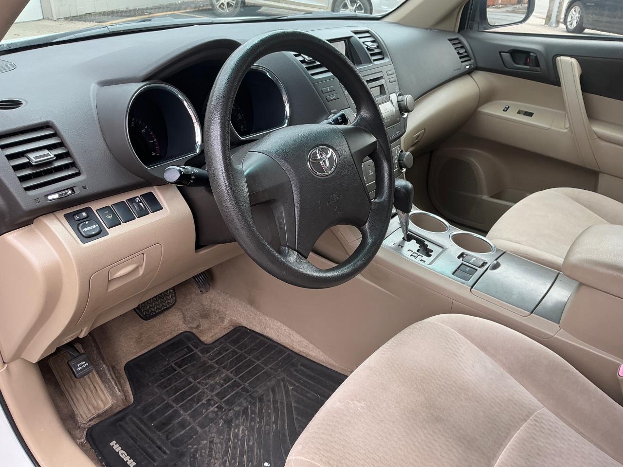 Toyota Highlander Base 2WD 2008