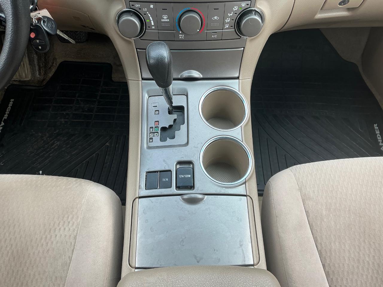 Toyota Highlander Base 2WD 2008