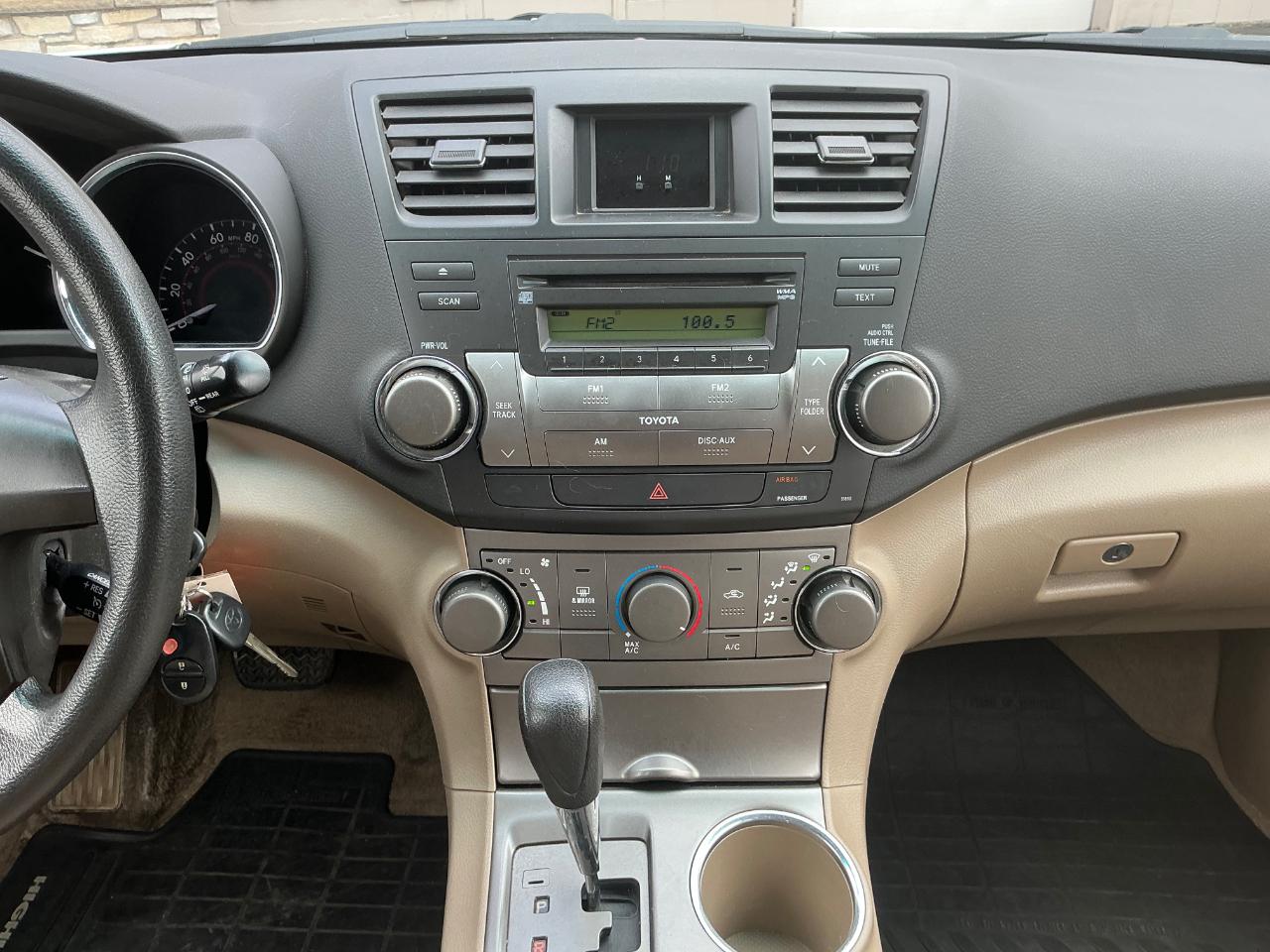 Toyota Highlander Base 2WD 2008