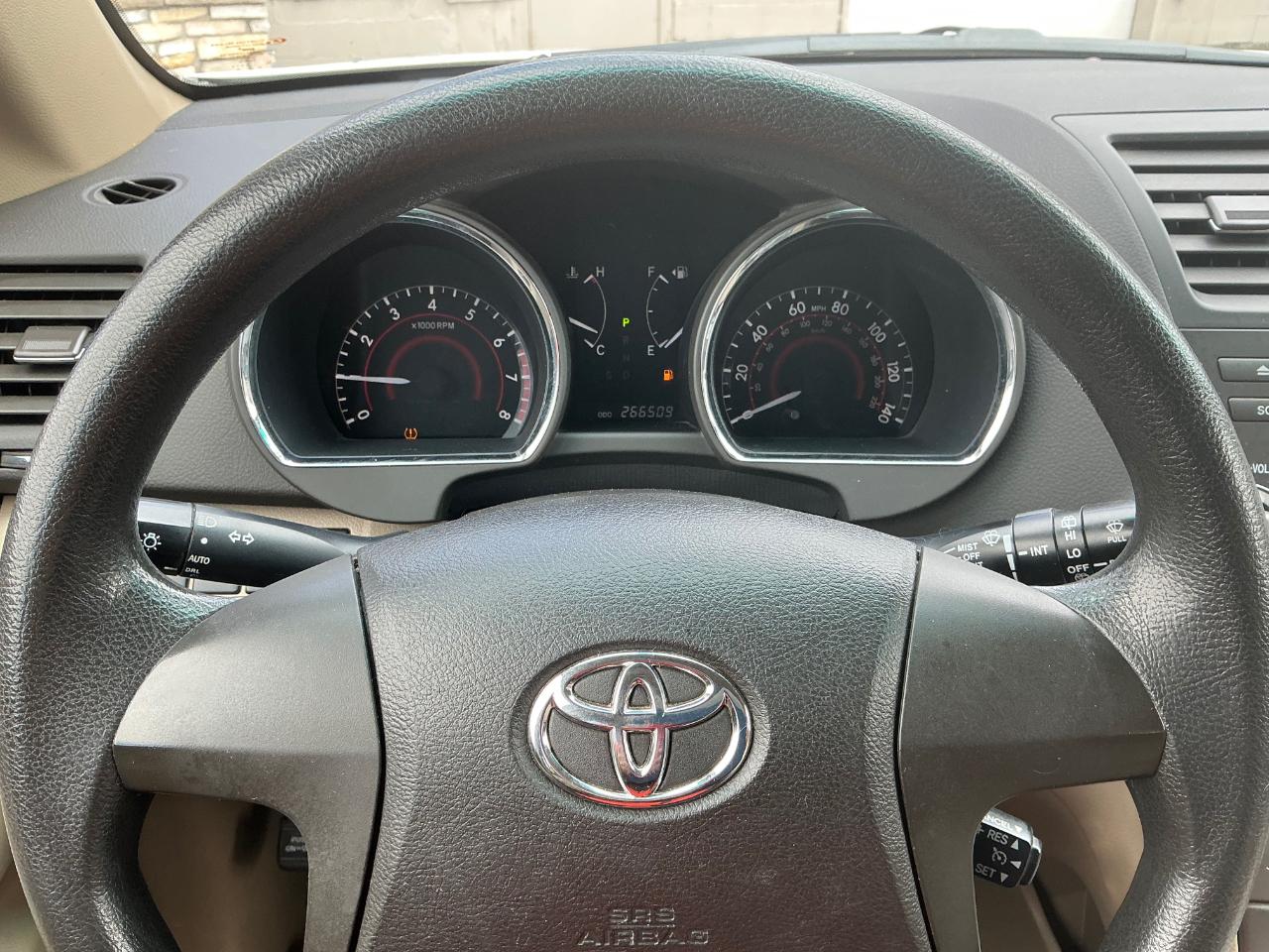 Toyota Highlander Base 2WD 2008